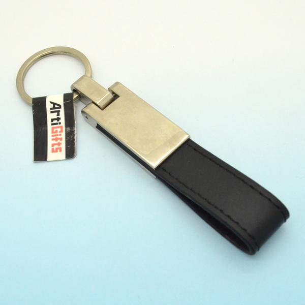 keychain-maker-handmade-custom-leather-keyholder-leather-keychain