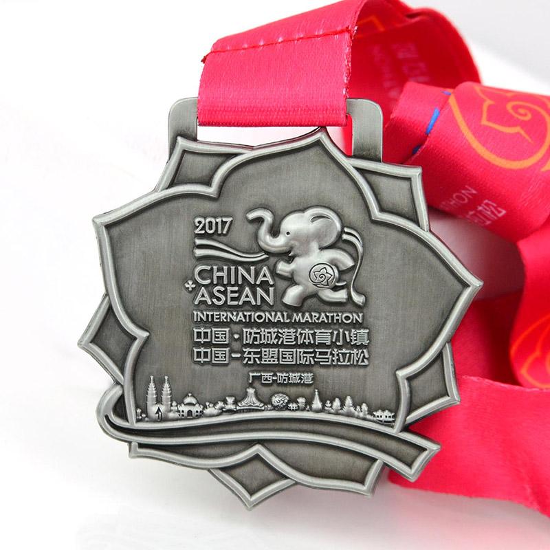 Factory Custom Sports Medal Blank Metal Marathon Medal Hanger