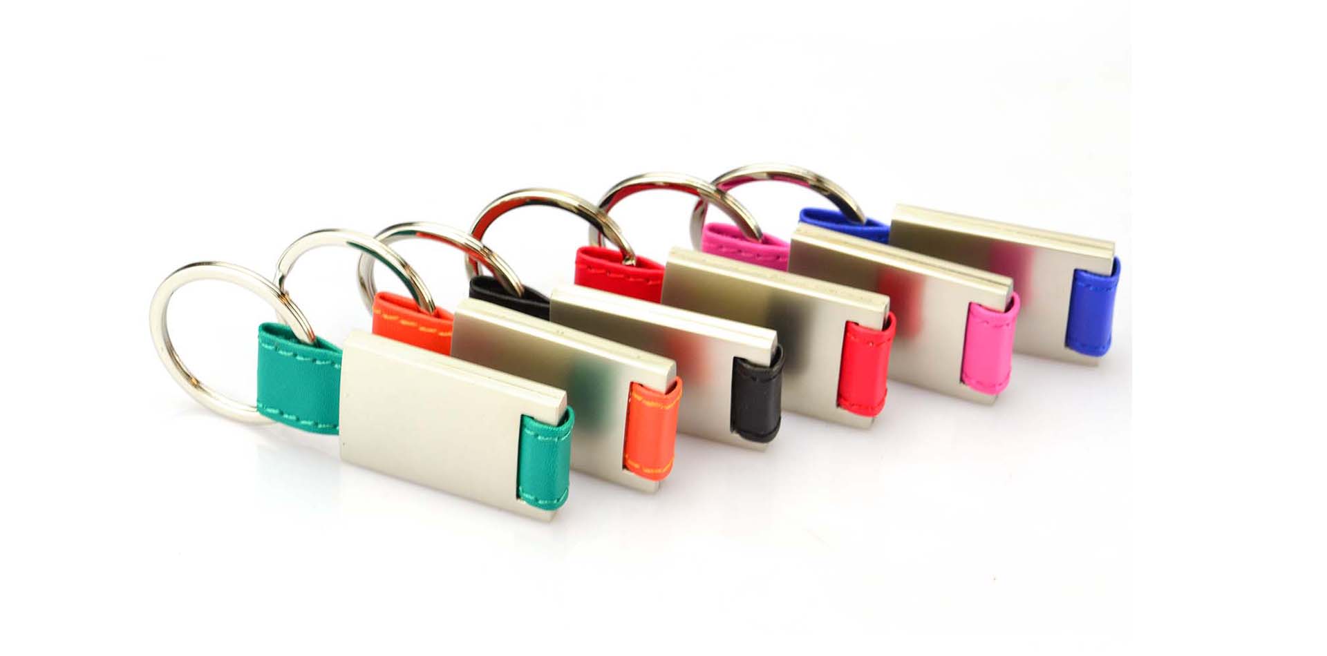 ArtiGifts ： Elevate Your Style with Custom Leather Keychains