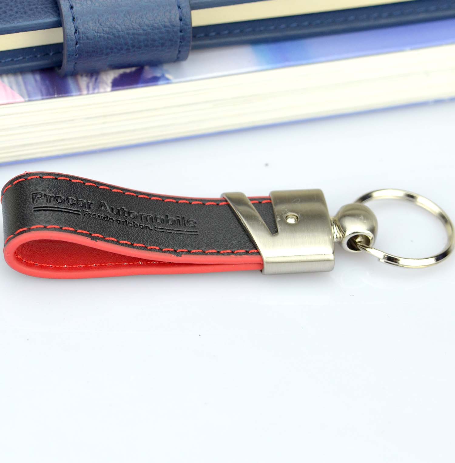 No Minimum Wholesale OEM Creative Leather Keychain With Stainless Steel Carabiner