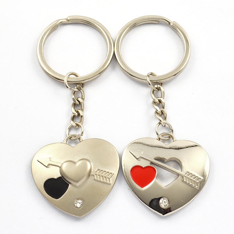 Wholesale Custom Heart-Shaped Keyrings Letters Metal Couple Key Chains With Logo