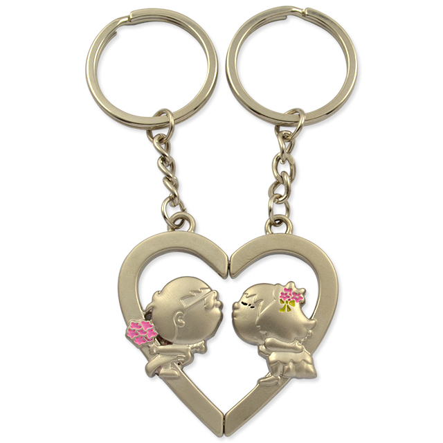 High Quality Keychain Heart Magnetic Kissing Anime Boy And Girl Custom Couple Key Chain