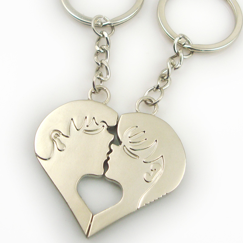 Wholesale Creative Heart Love Puzzle Couple Keychains Metal Double Key Ring