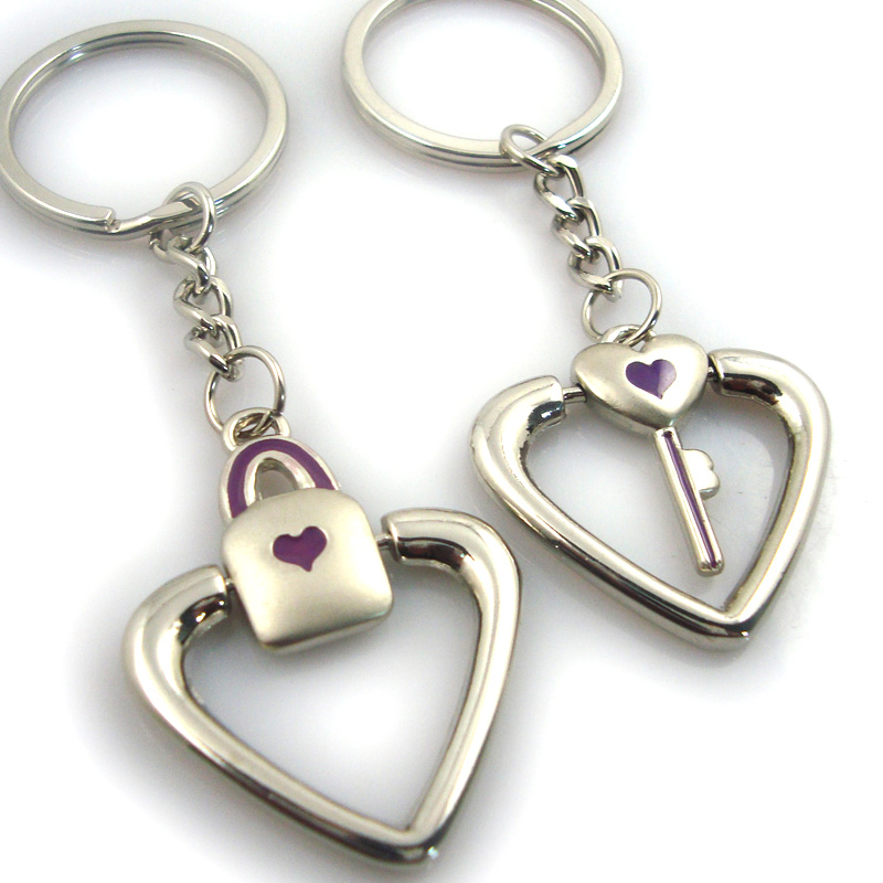 Wholesale Promotional Metal Cute Heart Keychain Couple Keyrings Custom Logo