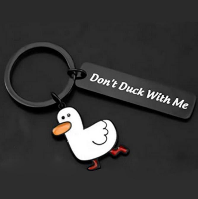 Wholesale Creative Stainless Steel Little Duck Keychain Cute Pet Duck Student Backpack Pendant Promotional Keychains Carabiners