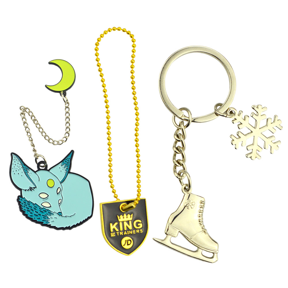 OEM Manufacturer Custom Logo Zinc Alloy Carabiner Keychains Cartoon Fashion Design Lightweight Keyrings