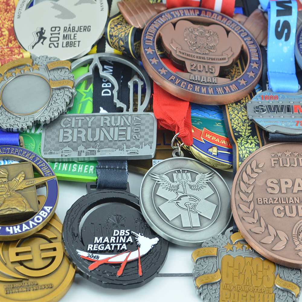 Customizable Logo Casting Metal Medallion Trophies Plated Sports Award Medals with Ribbon for Graduation Anniversary