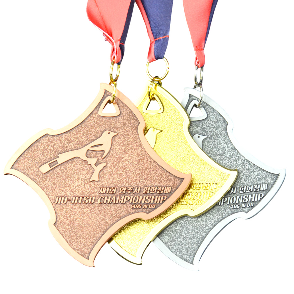 Free Design Wholesale Custom Medals Cheap Blank Zinc Alloy 3d Marathon Medal Sports Metal Soccer Medal with Ribbon