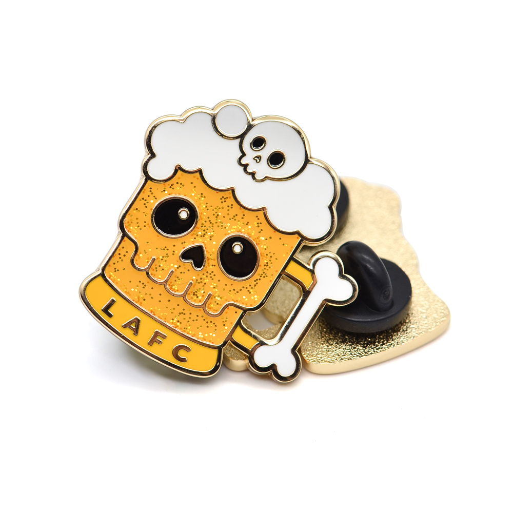 Custom Design Logo Metal Anime Enamel Pin Badge Cartoon Fashion Heart Shape Souvenir Lapel Pins for Backpack Hat