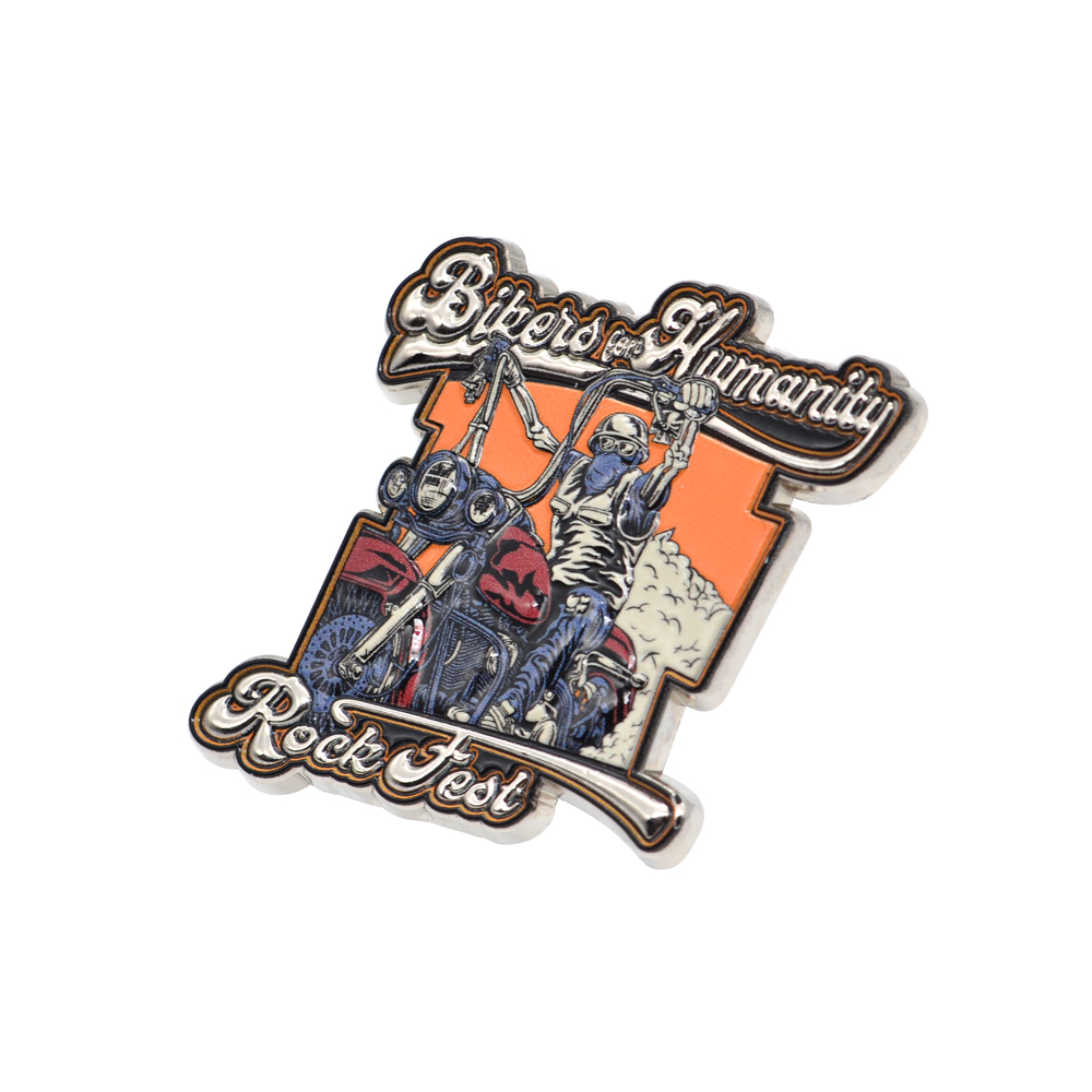 Custom Design Logo Metal Anime Enamel Pin Badge Cartoon Fashion Heart Shape Souvenir Lapel Pins for Backpack Hat